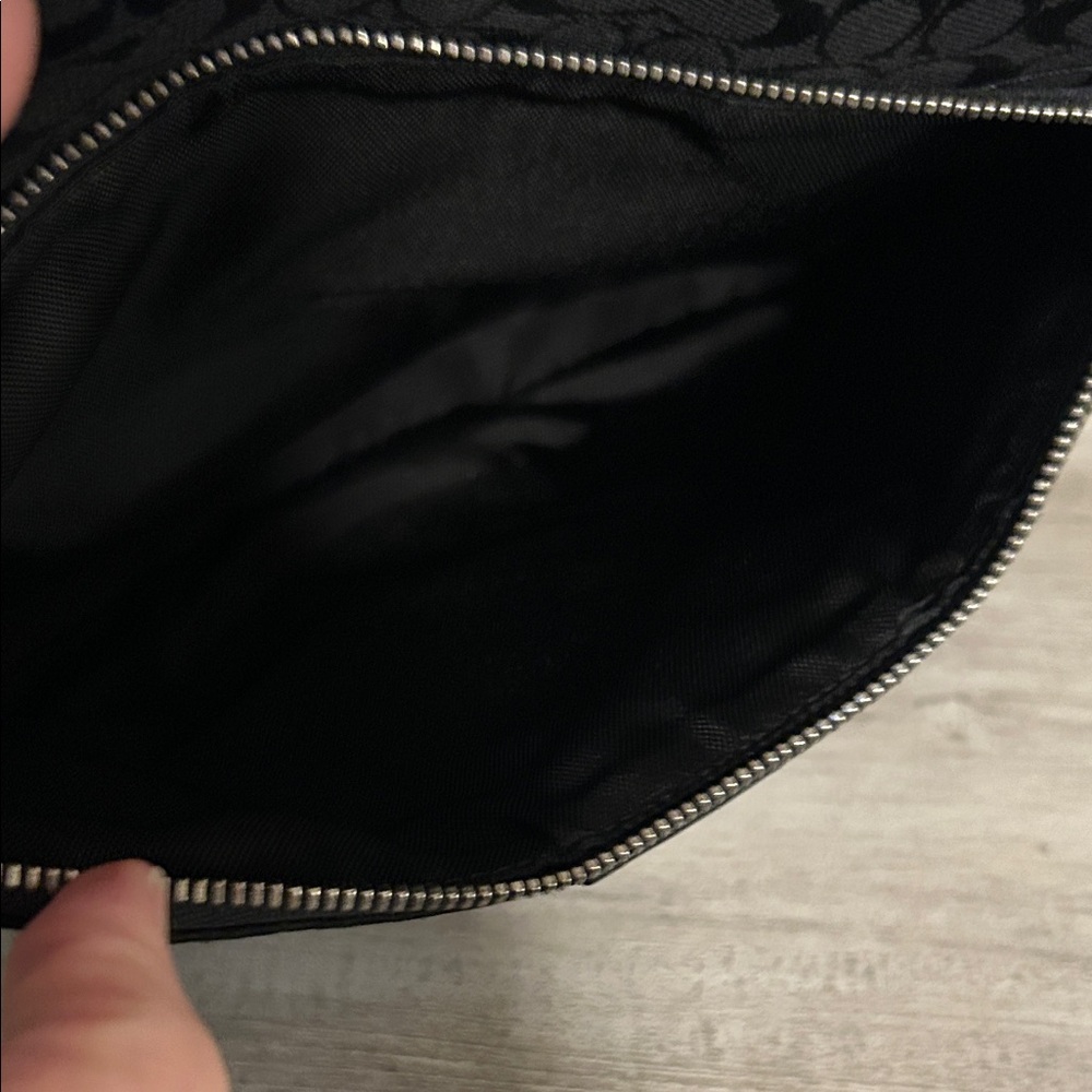 Coach Black Signature Canvas Toiletry Wristlet NWOT - Picture 7 of 11